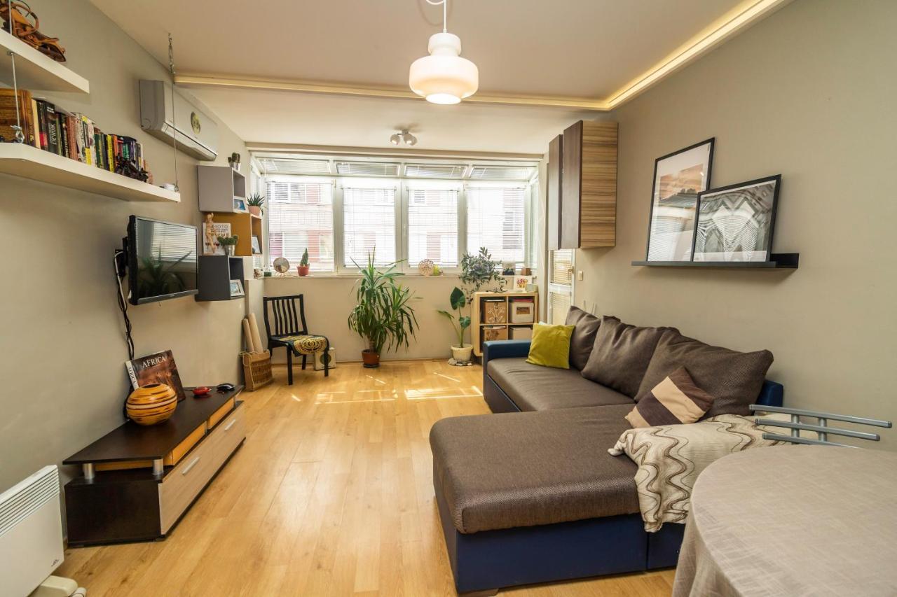 Tsar Guitar Aprt / Metro Station Apartment Sofia Bagian luar foto