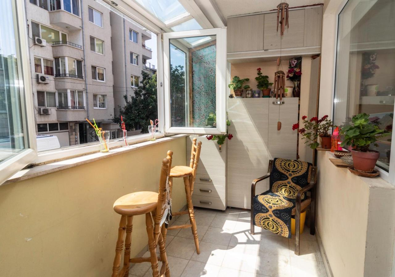 Tsar Guitar Aprt / Metro Station Apartment Sofia Bagian luar foto