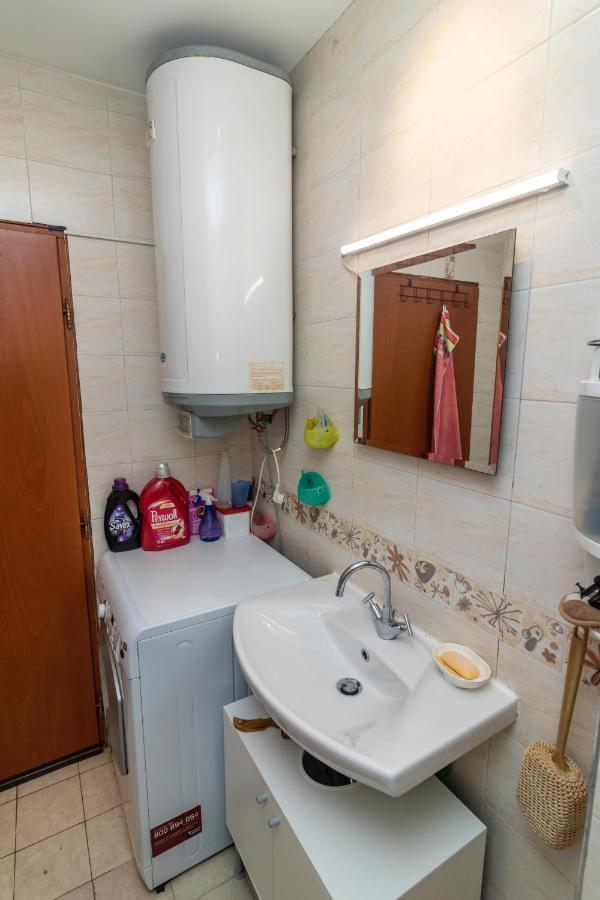Tsar Guitar Aprt / Metro Station Apartment Sofia Bagian luar foto